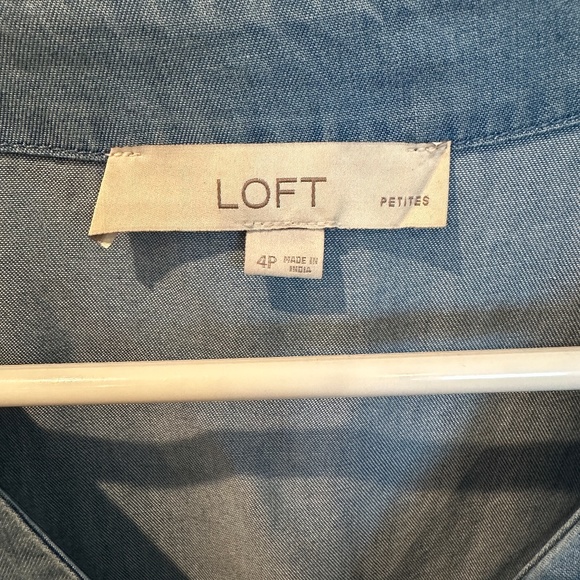 Ann Taylor LOFT chambray wrap dress sz 4P - Picture 2 of 3